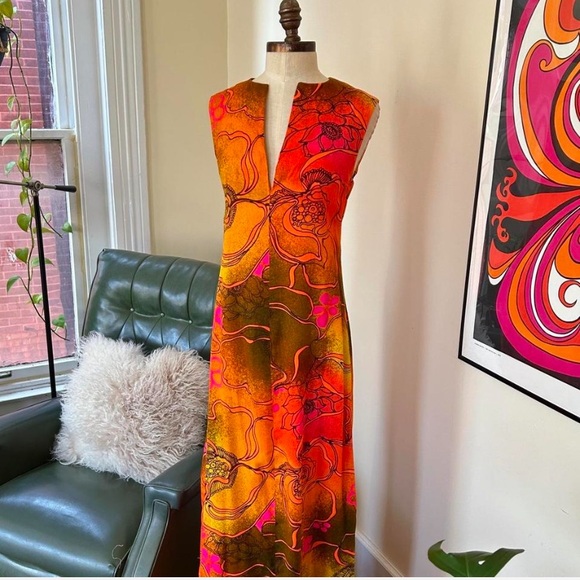 Vintage 60s barkcloth Hawaiian maxi psychedelic dress - Picture 4 of 9